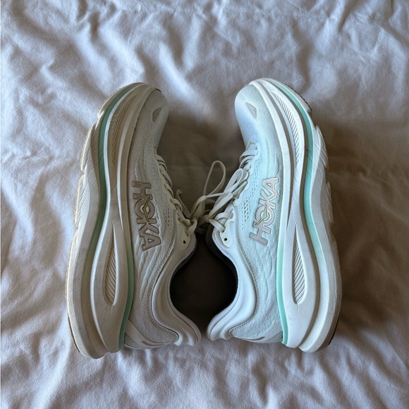 Hoka Shoes - Hoka Bondi 9 W10.5B - Truffle Salt Sea Glass